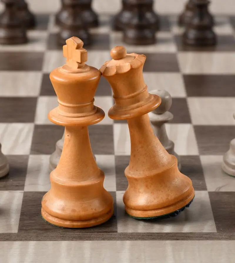 wp15931283-chess-king-and-queen-wallpapers (1)